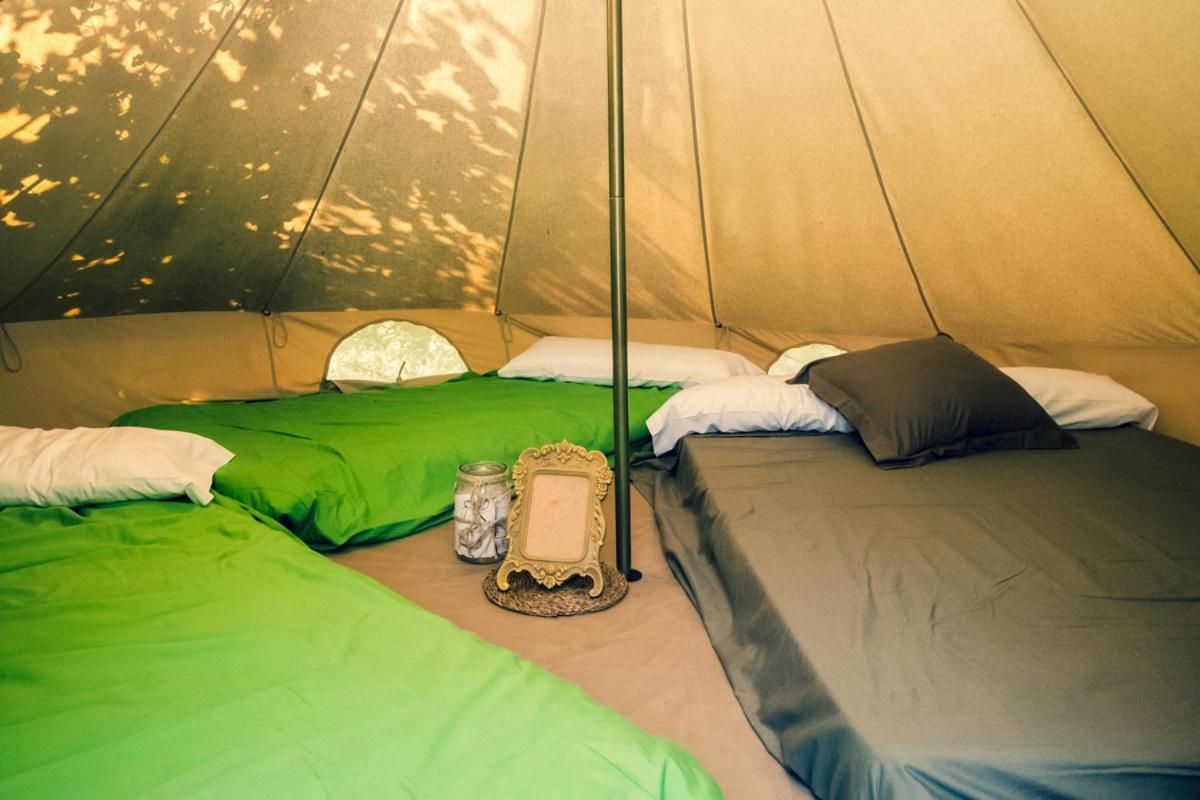 Ecologic Vinyols Camp Hotel Vinyols i Els Arcs Bagian luar foto
